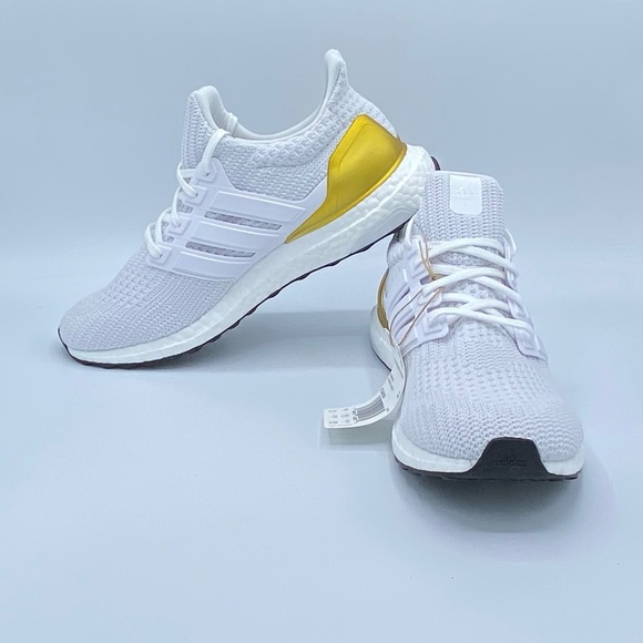 NEW! adidas Ultraboost 4.0 DNA Women's Shoes FZ4007 - Picture 3 of 7